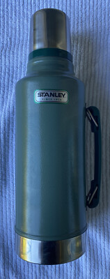 STANLEY THERMOS CLASSIC VACUUM BOTTLE HAMMERTONE GREEN