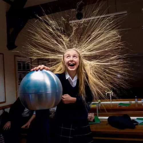 Van De Graaff Generator Motorised In Heavy Motor With All Practical Accessories - Picture 2 of 8