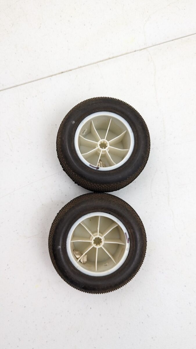Vintage Team Losi A-7635 RC Stadium Truck Tires White Wheels Vintage Team Losi A-7635 RC Stadium Truck Tires White Wheels