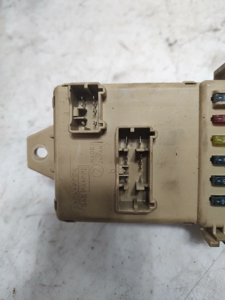 Subaru Forester 1998-2002 cabina caja de fusibles bloque de conexiones OEM Foto 2 de 4