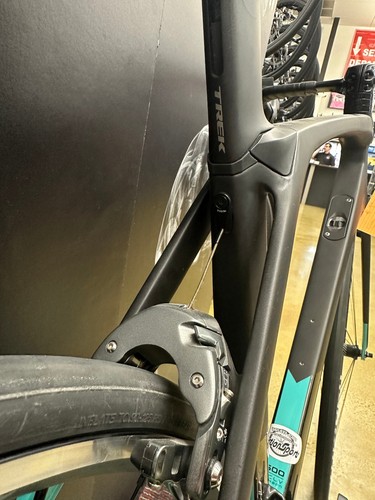 Trek Madone 9.2 C H2 - Picture 2 of 6