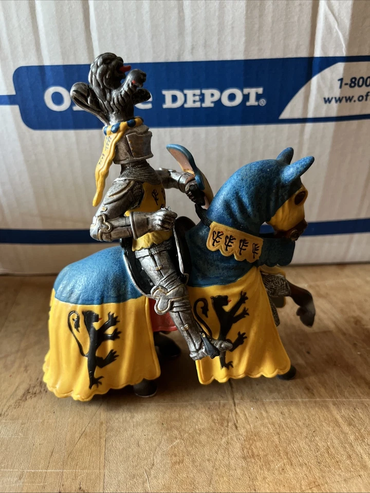 Figura medieval Schleich 2003 caballero a caballo con armadura de escudo de león y escudo Foto 2 de 2