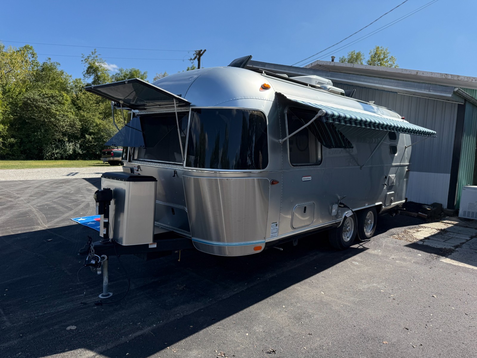 2024 Airstream International 23FBT | MSRP $117,250 | 40% OFF MSRP | Brand New