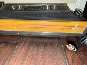 Atari 2600 Console 4 Switch Wood Grain Pac-Man Space Invaders - Untested