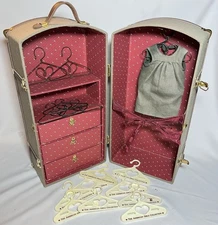 1986 American girl Samantha steamer trunk hangers Dress pleasant company