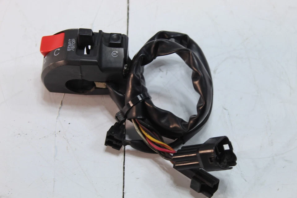 Kawasaki Ninja ZX6R ZX636C 2005 clip derecho en el mango interruptor de arranque apagado Foto 3 de 4