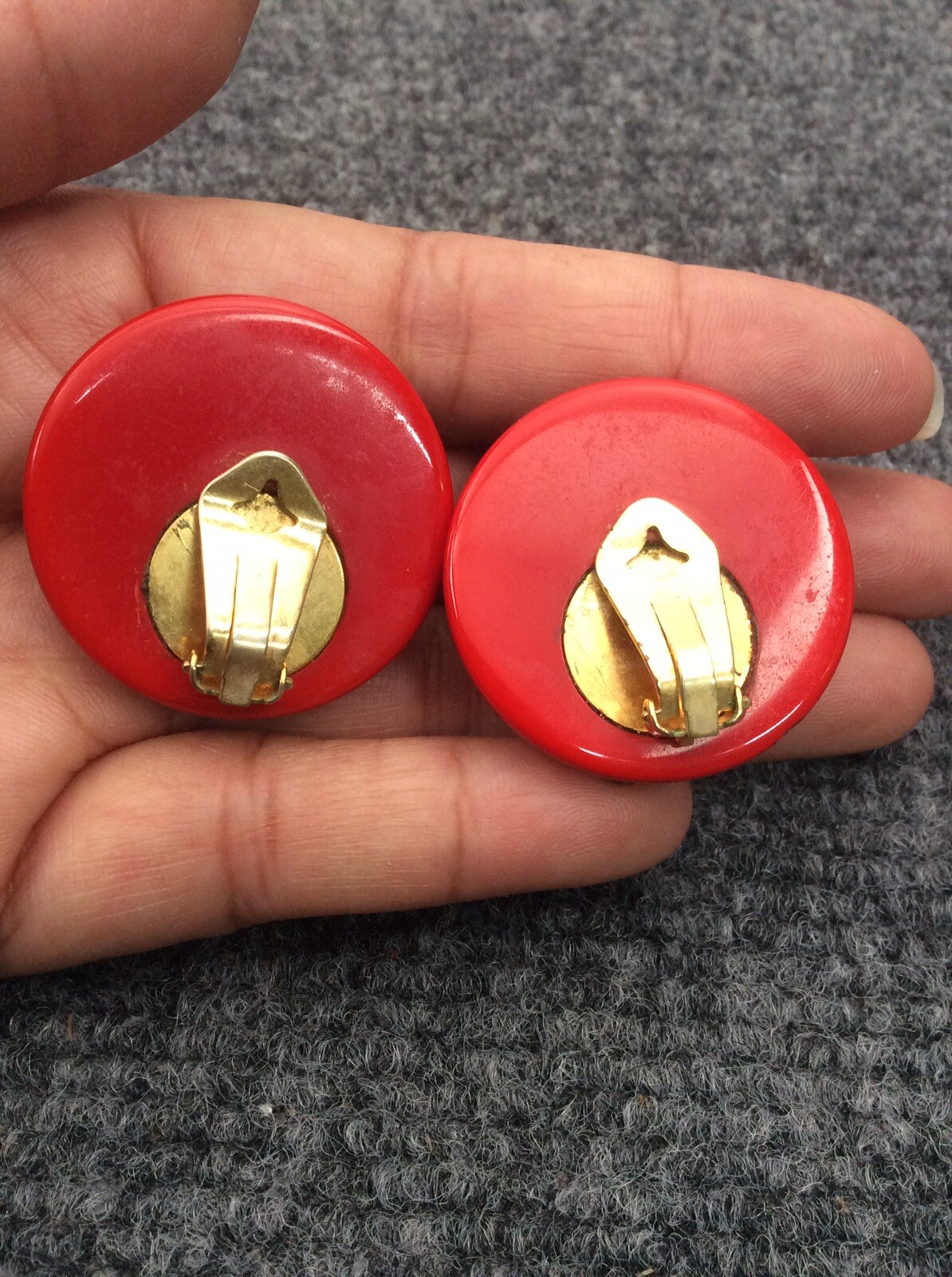 Beautiful Vtg Statement red  Lucite rhinestone cl… - image 4