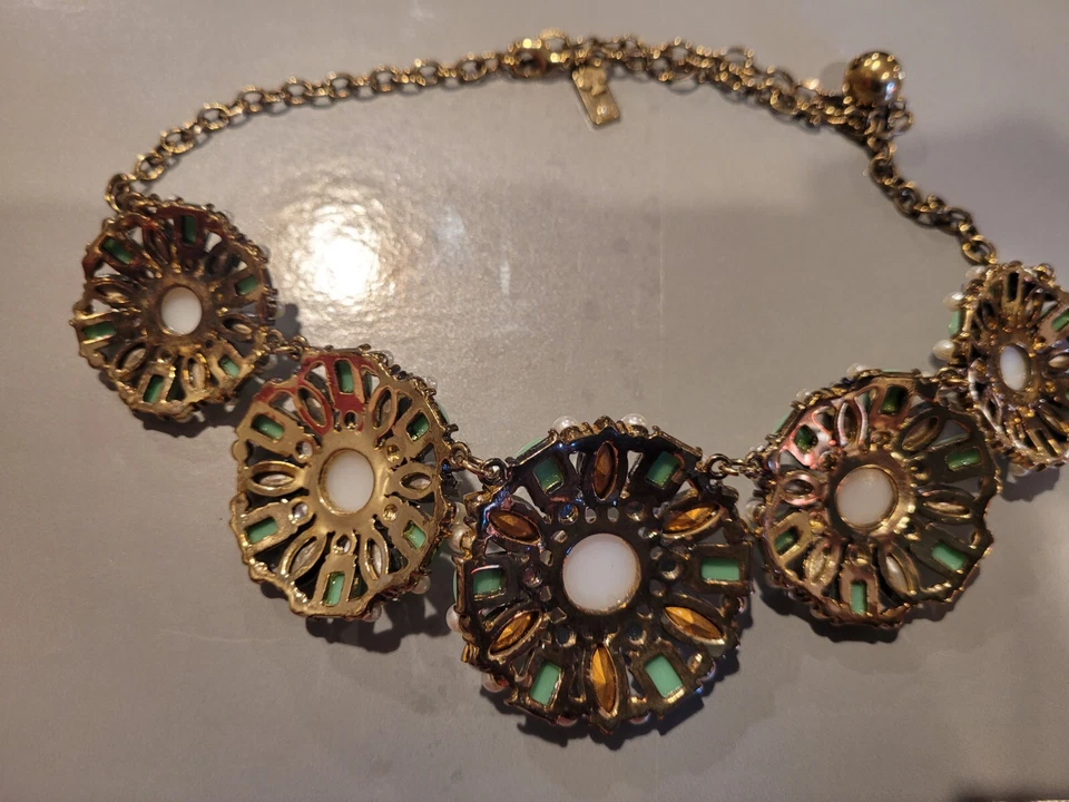 COLLAR DE PERLAS DE JARDÍN KATE SPADE NY BELLE ESMALTE VERDE Foto 2 de 3