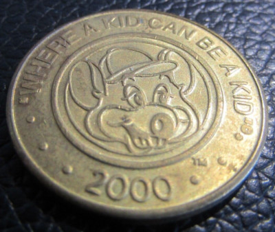 2000 * WHERE A KID CAN BE A KID - CHUCK E. CHEESE- ARCADE - TOKEN