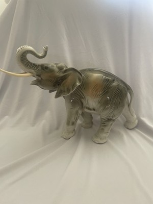 Royal Dux Bohemia Porzellan Elefant   Modell 378   handbemalte Figur