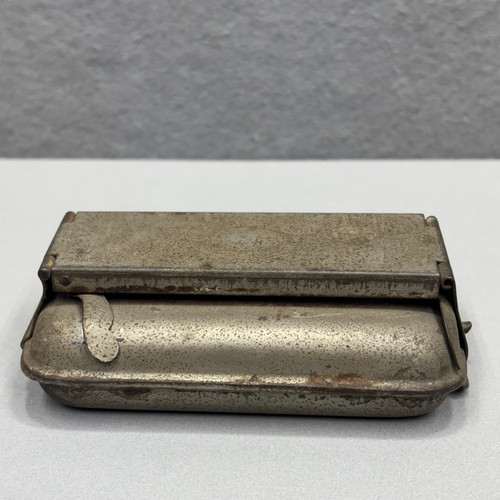 Vintage Metal Portable Ashtray - Foto 7 di 14