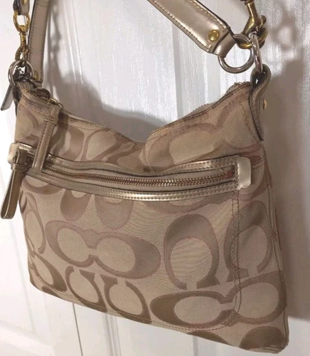 Borsa a tracolla Coach logo classico marrone marrone misura media ferramenta ottone bellezza