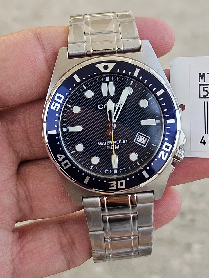 Reloj Casio MTD-135D-2AV para hombre analógico esfera azul acero inoxidable | Resistente al agua Foto 3 de 4