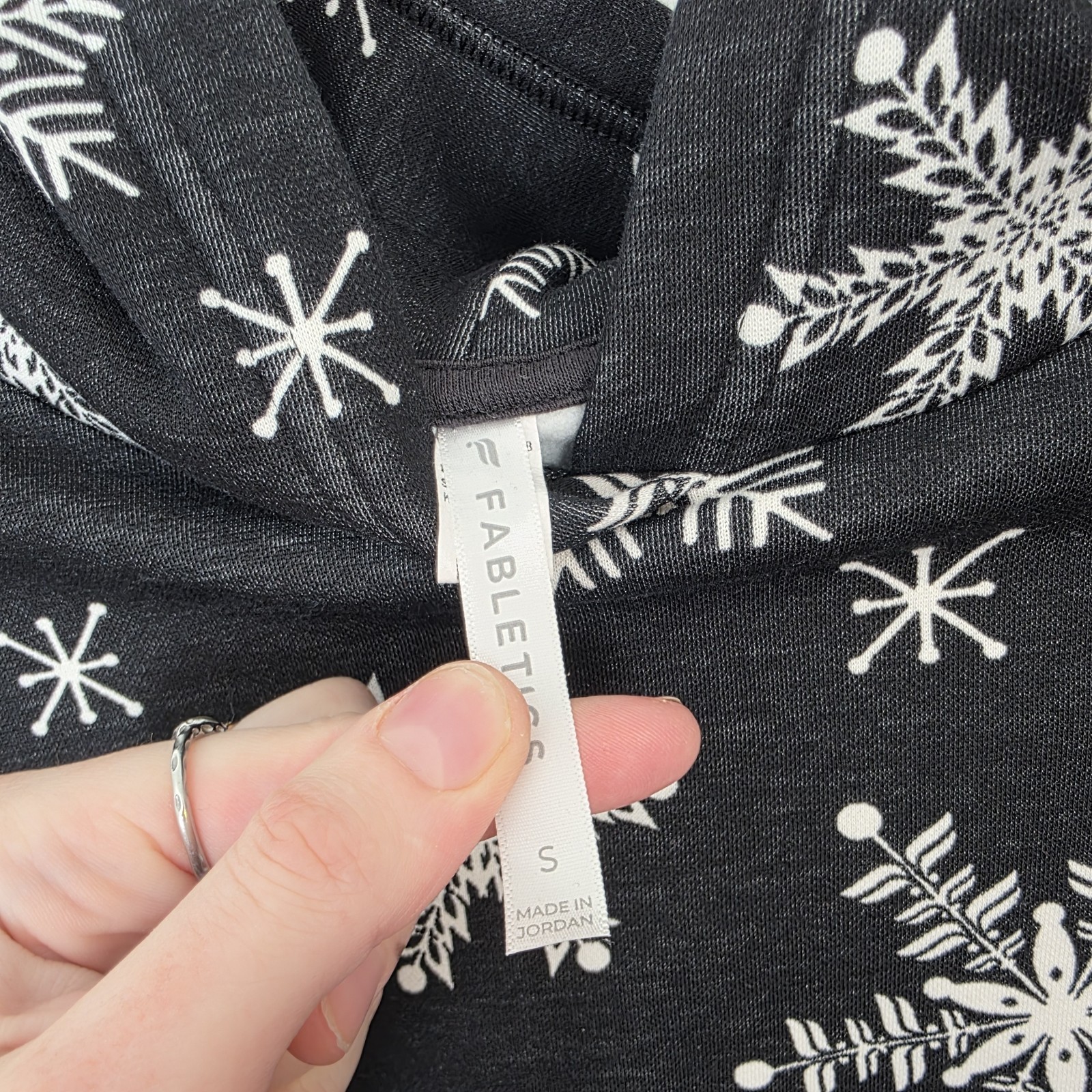 Fabletics Black White Snowflake Winter Lounge Coz… - image 5