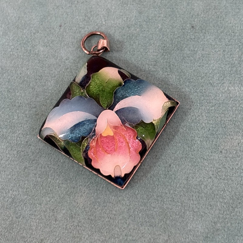 VINTAGE TOSHIKANE STYLE FLOWER PENDANT ARITA WARE ENAMEL MARKED SILVER SQUARE 1"