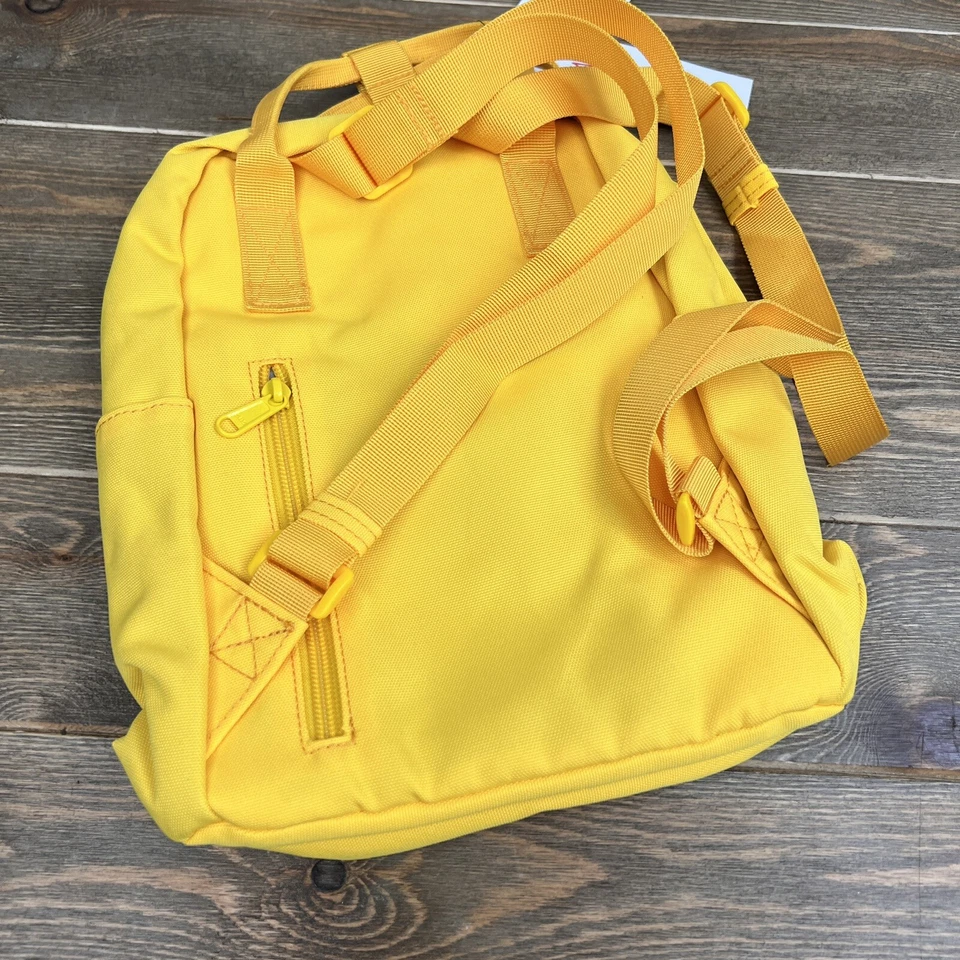 Mini mochila pequena estilo quente Bestie fofa bolsa de viagem amarela Minion - Imagem 3 de 4