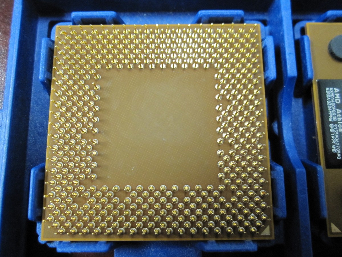 AMD Mobile Athlon XP-M 1400+ 1.2 GHz/256KB/200 AXMD1400FQQ3B