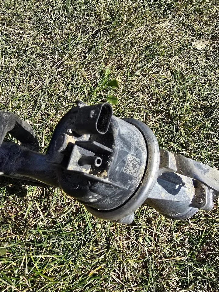 BMW X5d 2009-2013 diésel enfriador de escape válvula EGR 35d 3,0 L OEM 11-71-7-807-927 Foto 3 de 4