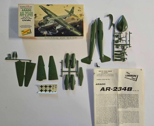 The Lindberg Line 1/72 ARADO AR-234B WW2 German Jet Bomber Plastic Model Kit 439 - Picture 3 of 3