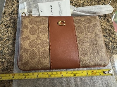 Coach Signature C B4/Tan Caramel Clutch Handbag (brand new)