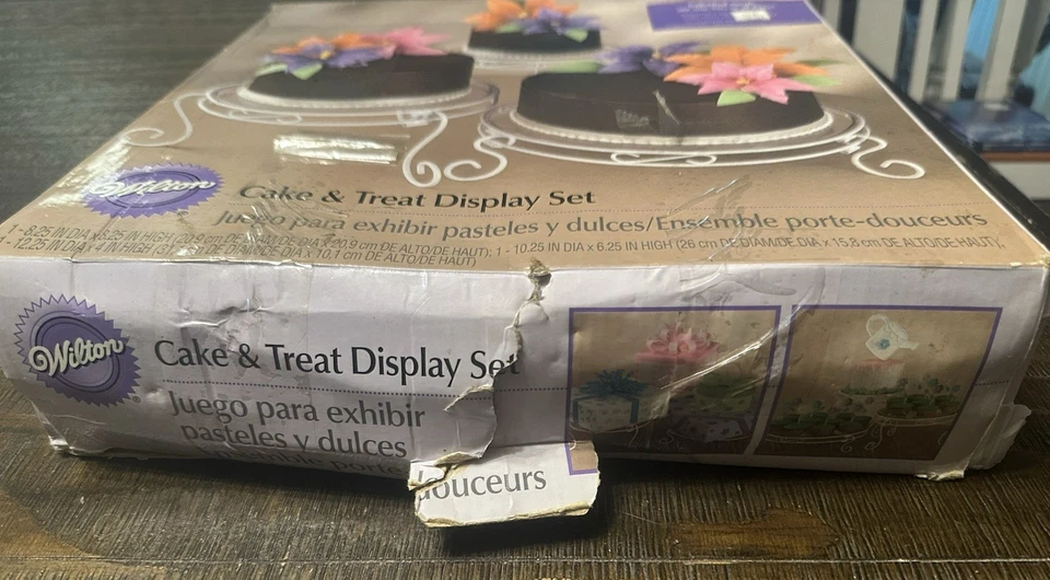 WILTON Cake and Treat Display Set 307-352 NEW IN BOX - Image 3 of 3