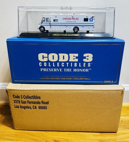 Code 3 Ford E-350 Chicago Police Special Operations Unit 1/64