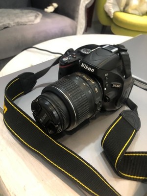 Nikon D5100 16.2 MP Kit DSLR-Digitalkamera - Schwarz (Kit m/ AF-S DX 18-55mm...