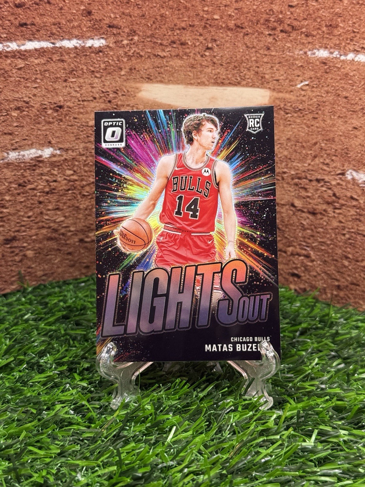 2024-25 Panini Donruss Optic - Lights Out Matas Buzelis #6 Holo Prizm (RC)