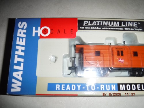 WALTHERS HO THE MILWAUKEE ROAD RIB SIDE CABOOSE #991864 - ITEM #932-7673 - NEW! - Picture 3 of 6