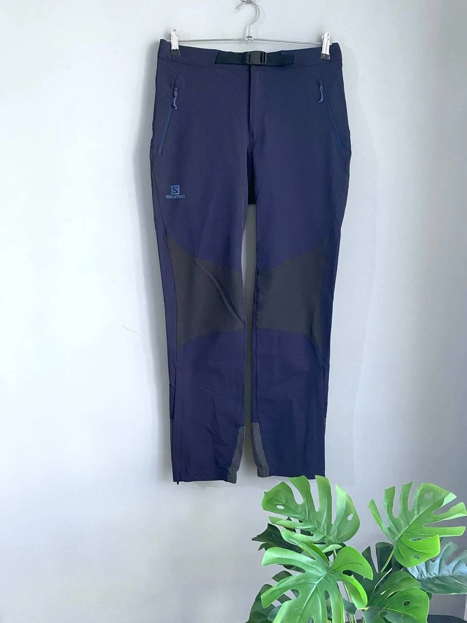 Salomon Men's Wayfarer Mountain Hiking Trekking Pants, Size 50 / W34 L31
Opens in a new window or ta
