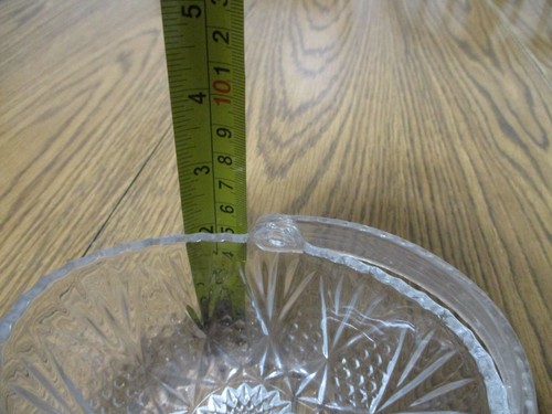 BEAUTIFUL CLEAR GLASS BASKET WITH PLASTIC HANDLE TRINKET DISH CANDY DISH - Picture 7 of 7