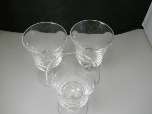 Elegant Clear Glass Classic Shaped Stemmed Dessert 6' Dishes Lot of 3 - Picture 2 of 10