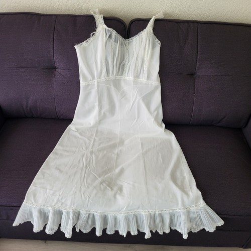VTG Slip Dress Off White Lace Ruffle See Measurements Feminine 60's 70's - Picture 3 of 20