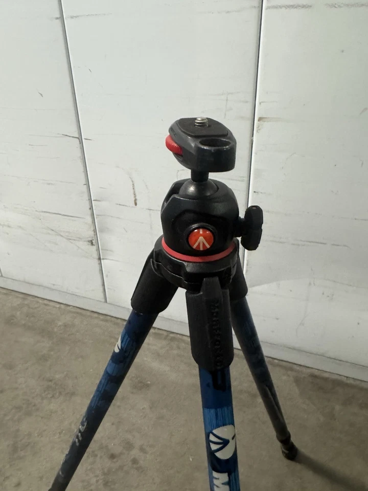 Manfrotto Off road Aluminum Tripod Travel Lightweight Camera Tripod Used Rare - Image 4 of 4