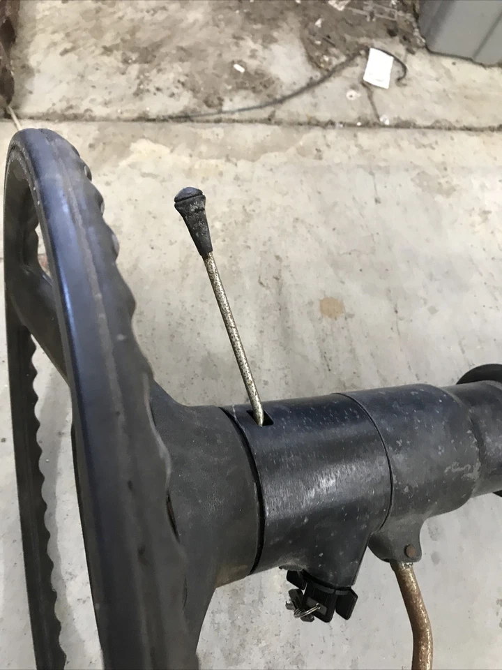 Camioneta Chevy 1979 a 1983 columna de dirección estándar de 3 velocidades cambia suavemente Foto 3 de 4