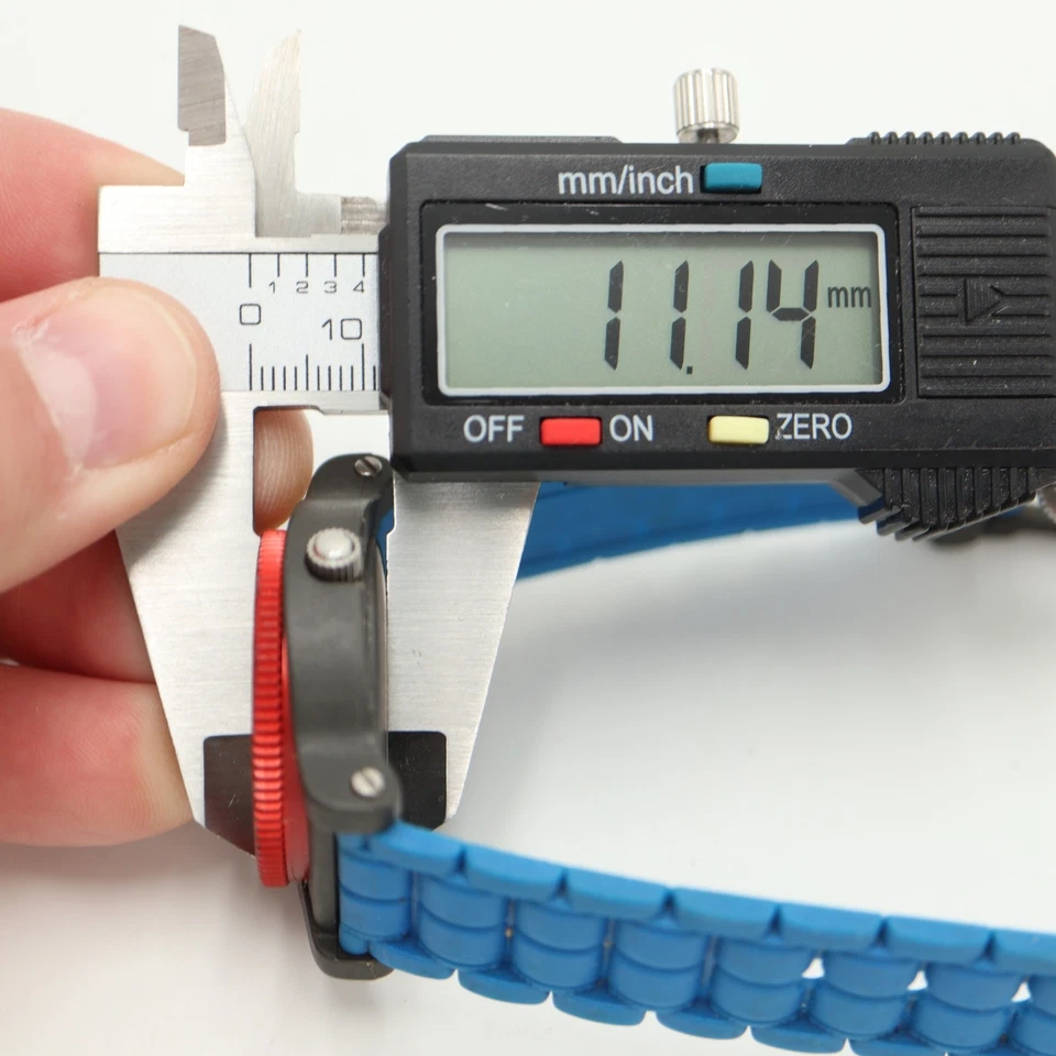 Reloj Vintage Vuarnet Hecho en Suiza 38mm Fecha Bisel Fibra Vidrio con Batería Nueva Foto 3 de 4