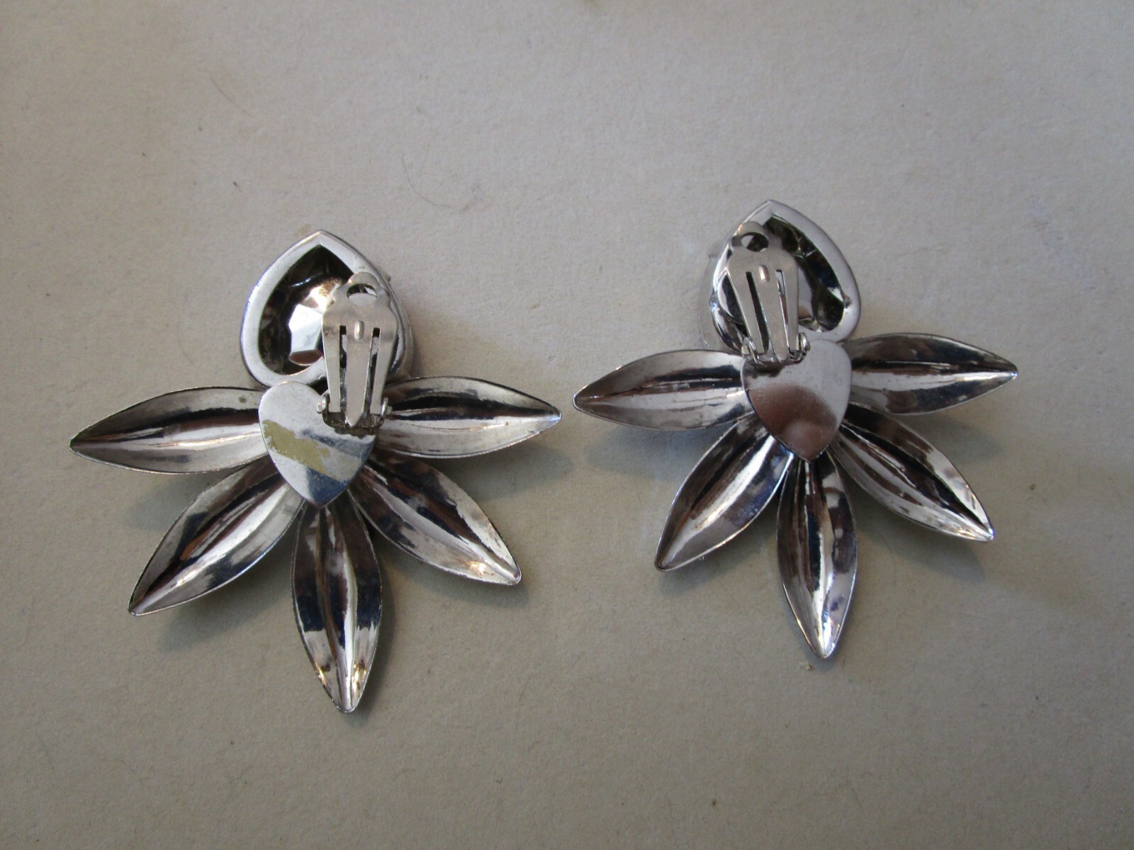 Large Scale Faux Ruby Silvertone Statement Clip O… - image 3