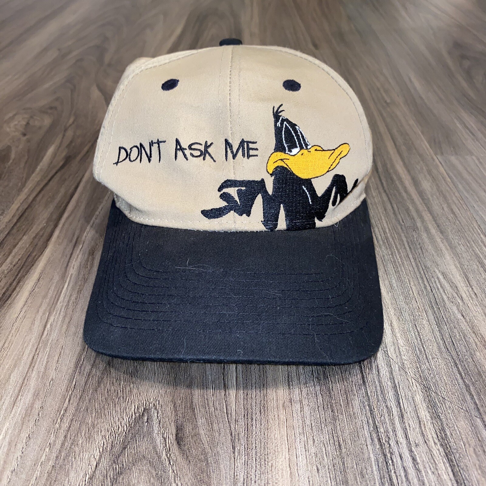 Vintage 1997 Looney Tunes Daffy Duck “Don’t Ask Me” Cap Hat Tan/Black Adjustable