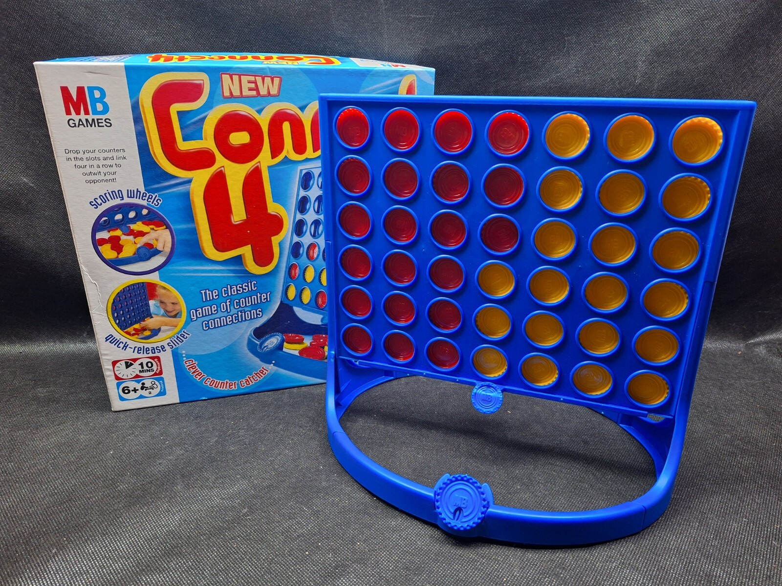 MB Games Connect 4 Classic Game of Counter Connections 2004 Complete