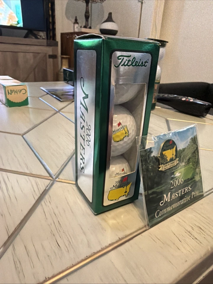 Мячи для гольфа и коммерческий значок 2006 Masters Titleist - Изображение 2 из 2
