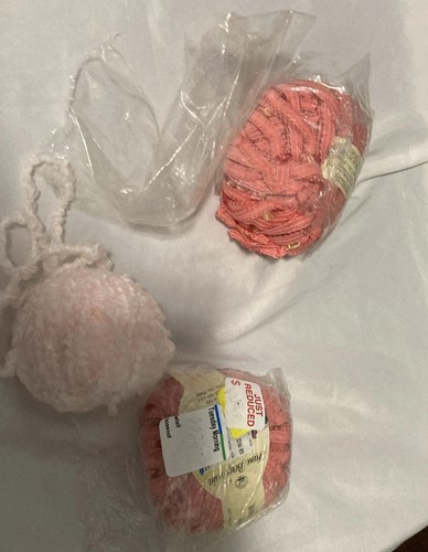 Vintage LOT Of 14 Units Yarn Mixed Brands Red Heart, Bernat, Caron, Rochelle ++ - Picture 12 of 12