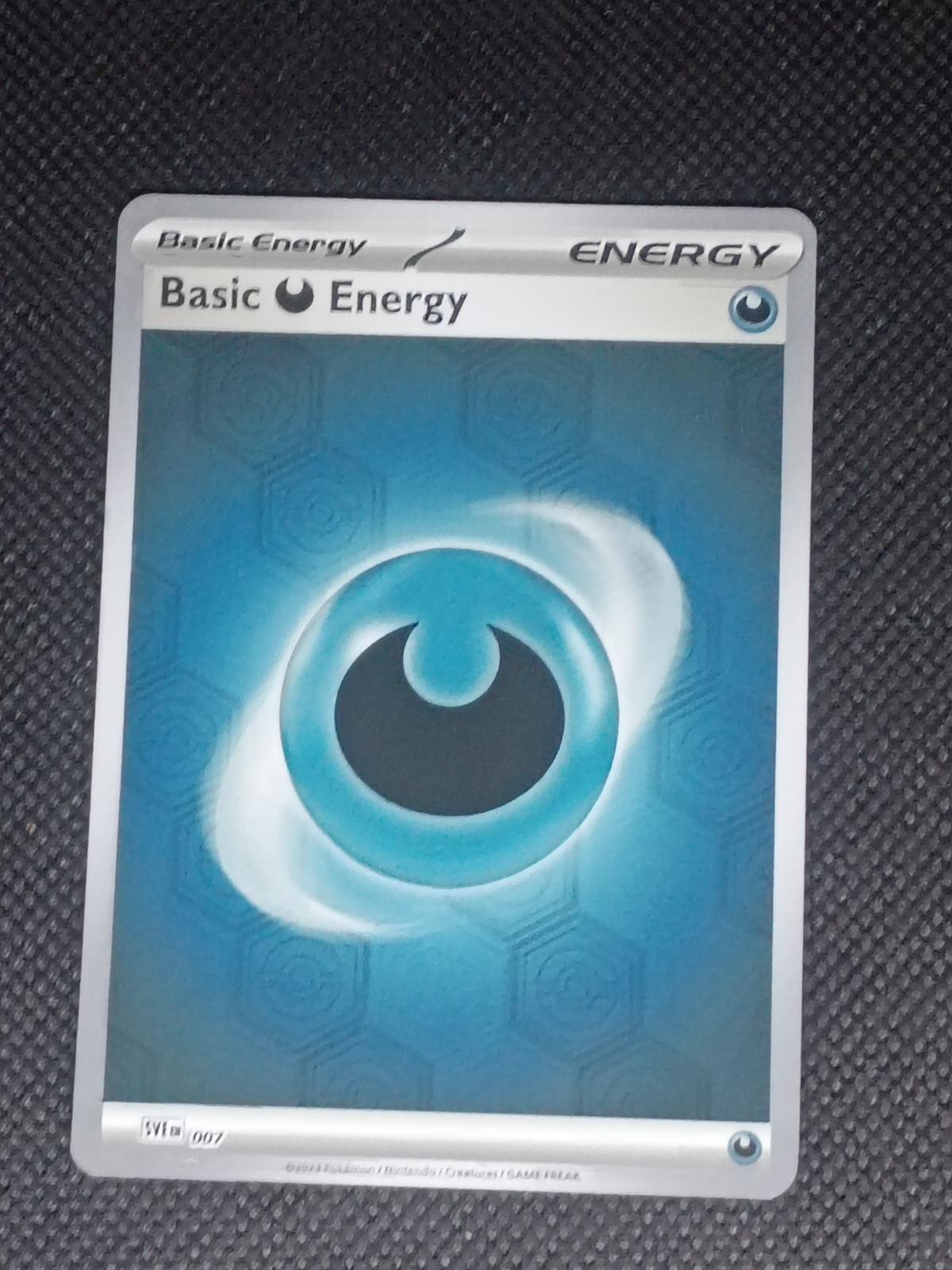 Basic Darkness Energy (Reverse Holo) 007 Common Shrouded Fable Pokemon Near Mint