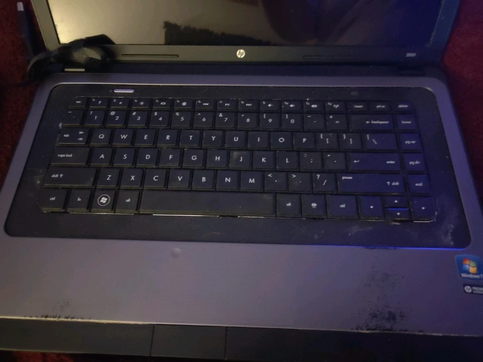 Portátil PC HP 2000-369wm 15,6" Windows 7 Home Premium 4 GB 320 GB HDD Foto 4 de 4