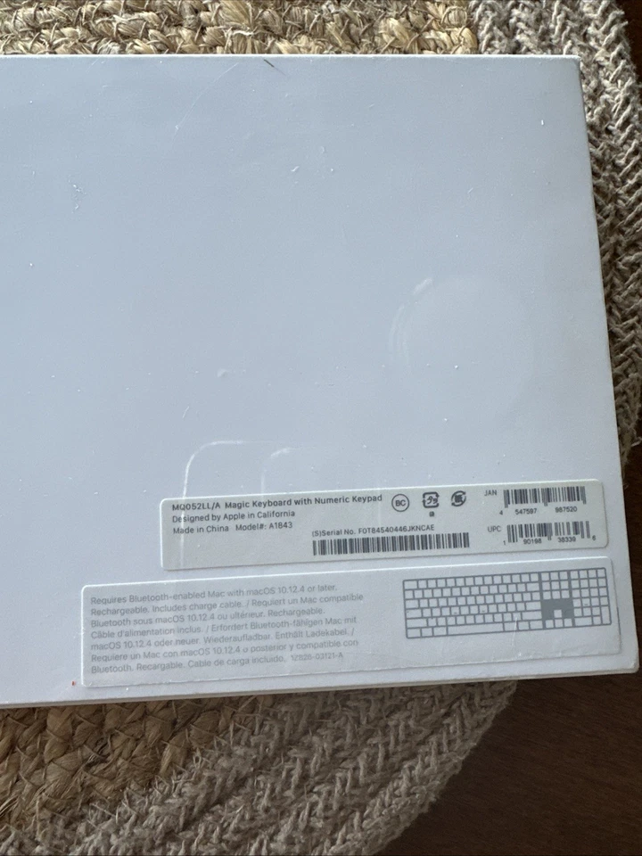 Apple Magic (MQ052LL/A) Wireless Keyboard with Numeric Pad - Silver - Image 4 of 4