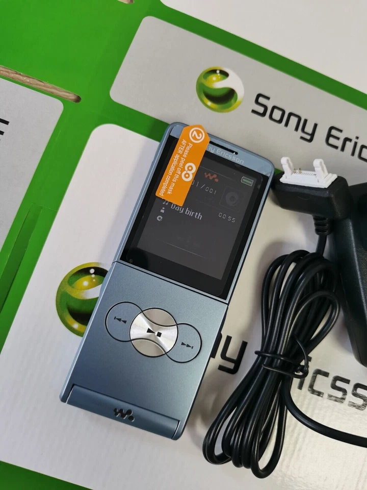 Sony Ericsson w350i Blue Walkman mobile phone Original Unlocked cell phone - Image 2 of 4