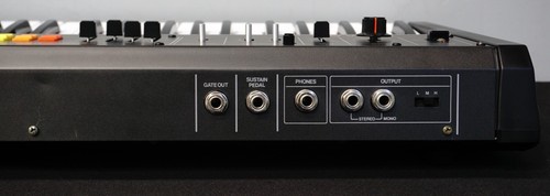 Roland Saturn 09 SA-09 80's Vintage Polyphonic Organ Synthesiser - 100V - Picture 14 of 17