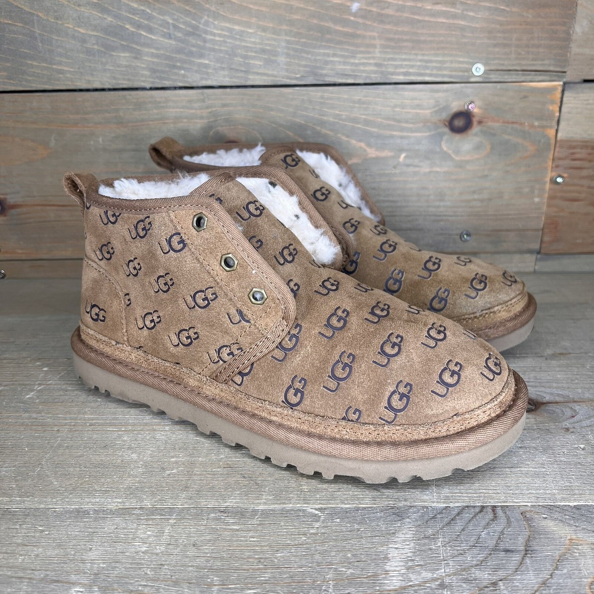 Ugg Neumel 1127851 Embossed Logo Suede Chestnut Mini Ankle