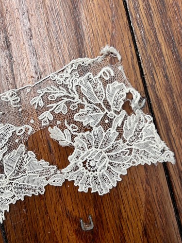 Point de gaze handmade antique lace yardage, just under one yard - Picture 3 of 9