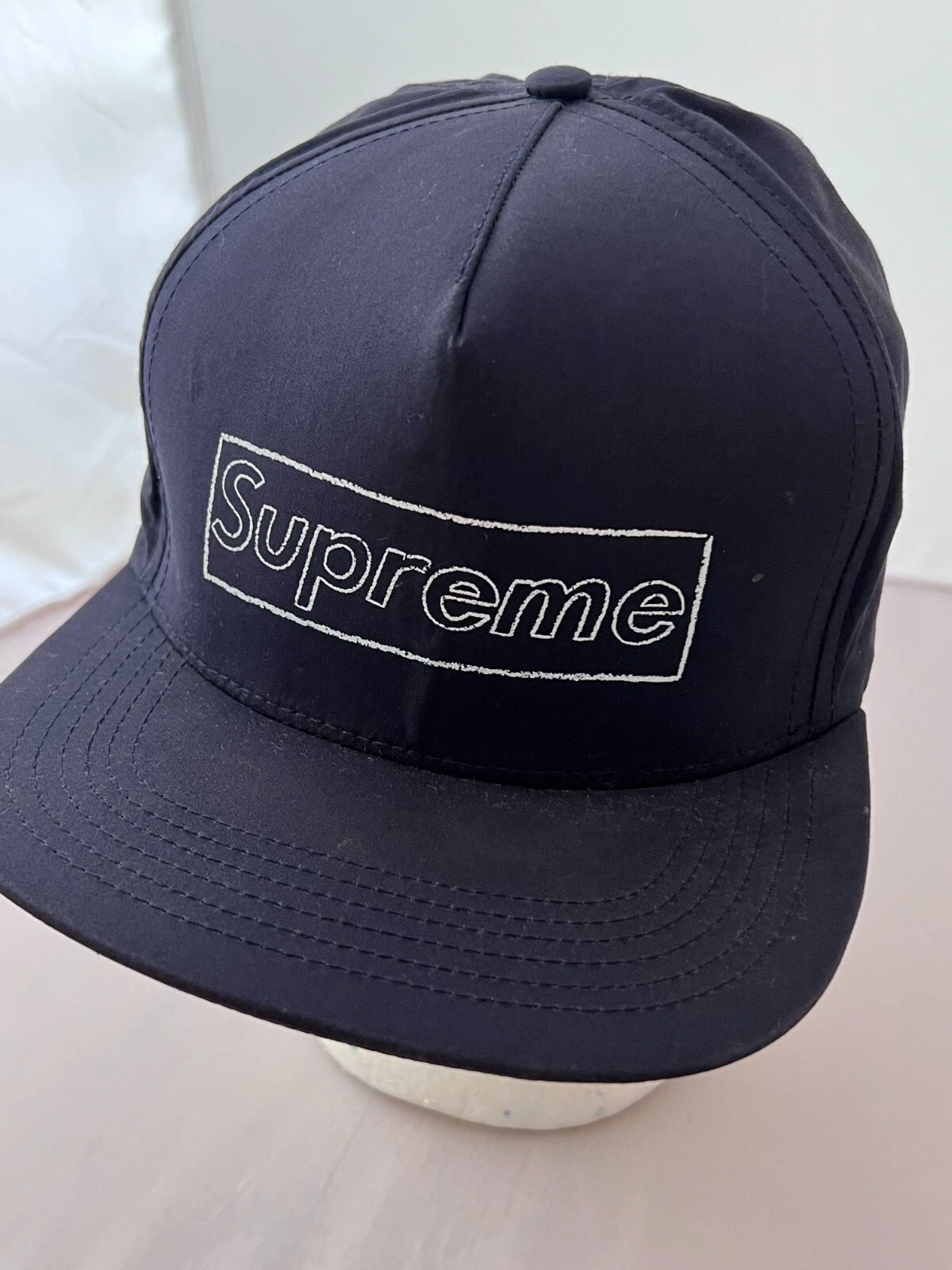 Chapeau à craie Supreme Kaws logo marine SS11 chapeau snapback 5 panneaux 2011 version originale