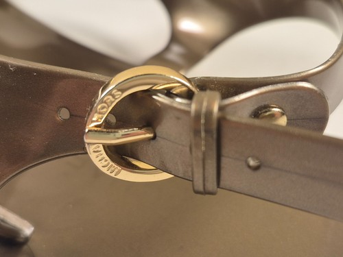 Michael Kors MK Jelly Gold Buckle Thong Sandal Size 7 - Picture 6 of 7